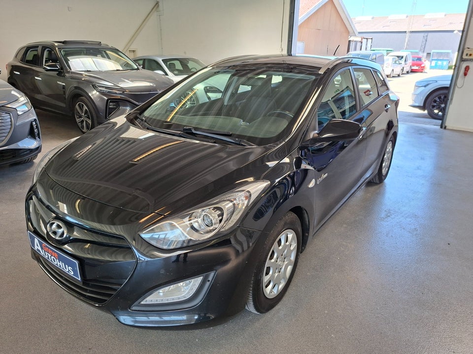 Hyundai i30 1,6 CRDi 110 Comfort CW Eco 5d