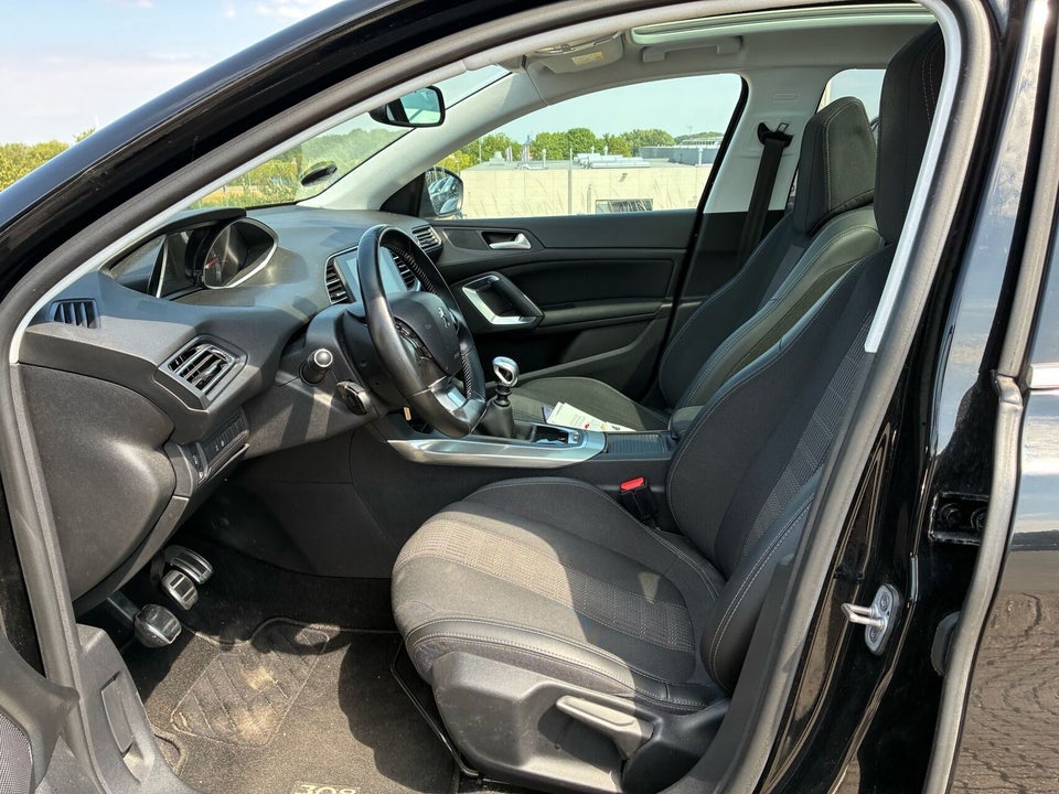 Peugeot 308 1,5 BlueHDi 130 Infinity 5d