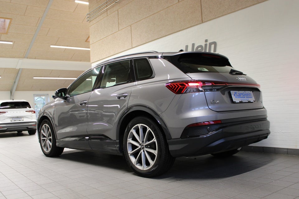 Audi Q4 e-tron 45 S-line quattro 5d