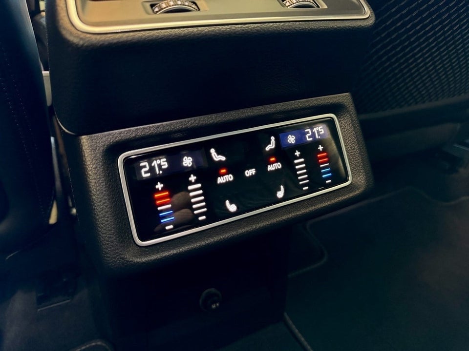 Audi e-tron 55 S-line quattro 5d