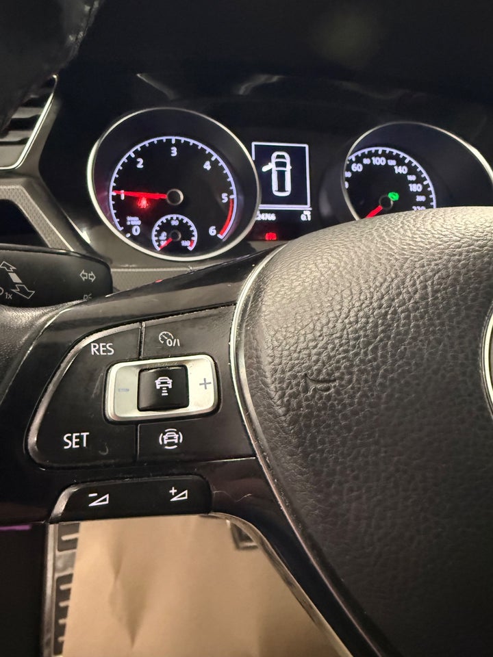 VW Touran 1,6 TDi 115 IQ.Drive DSG 7prs 5d