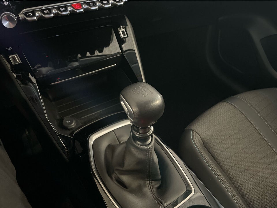 Peugeot 208 1,2 PureTech 100 Allure 5d