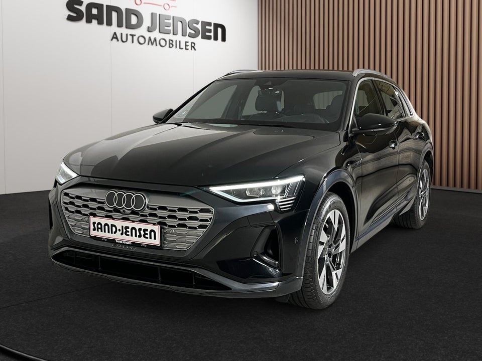 Audi Q8 e-tron 55 Advanced quattro 5d