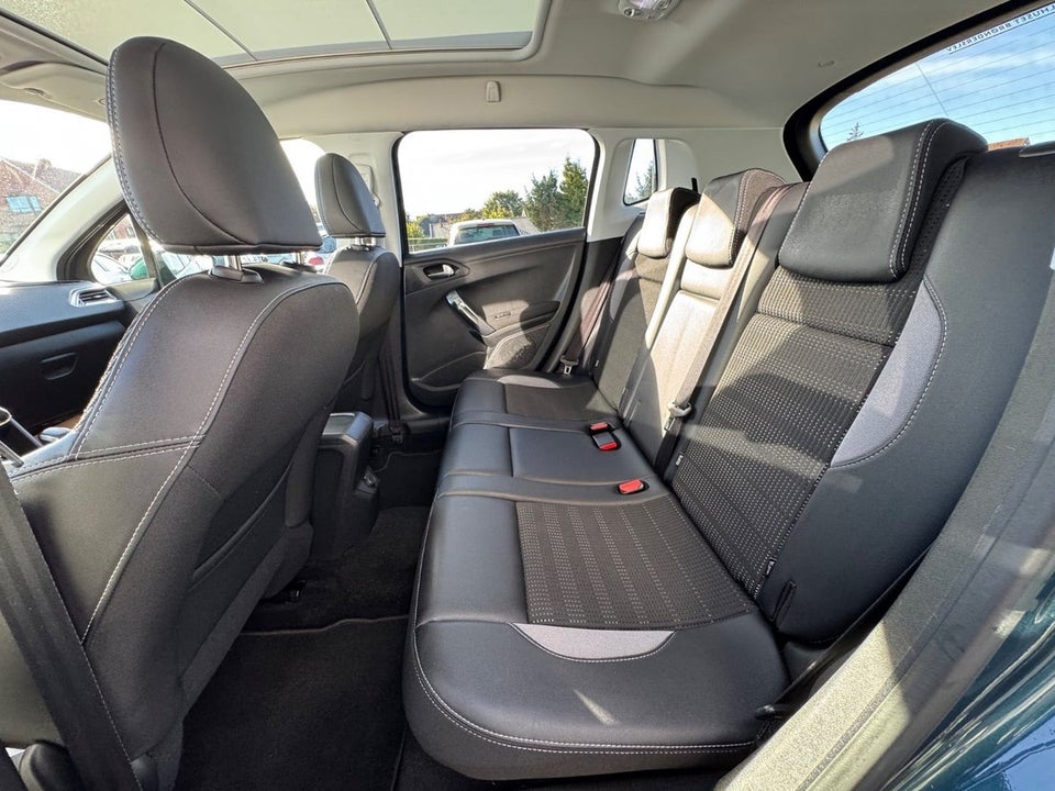 Peugeot 2008 1,6 BlueHDi 100 Allure Sky 5d