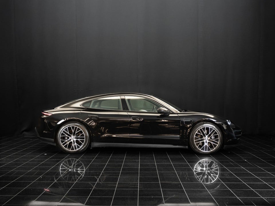 Porsche Taycan Performance+ 4d