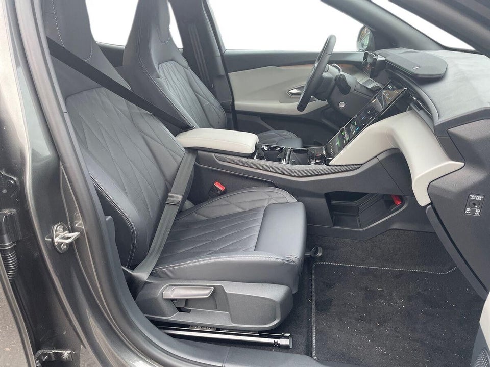 Ford Capri 77 Premium Extended Range 5d