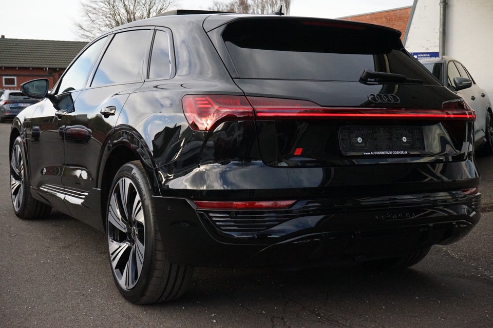 Audi Q8 e-tron 55 S-line Black Style quattro 5d