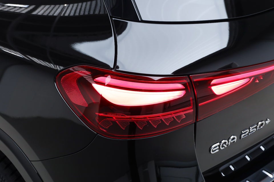 Mercedes EQA250+ AMG Advance 5d