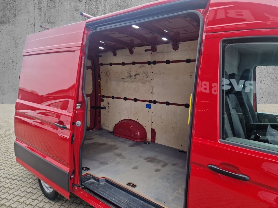 VW Crafter 35 2,0 TDi 177 Kassevogn L3H3 aut.