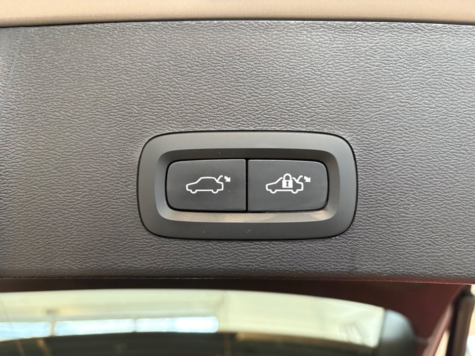 Volvo XC40 ReCharge Extended Range Core 5d