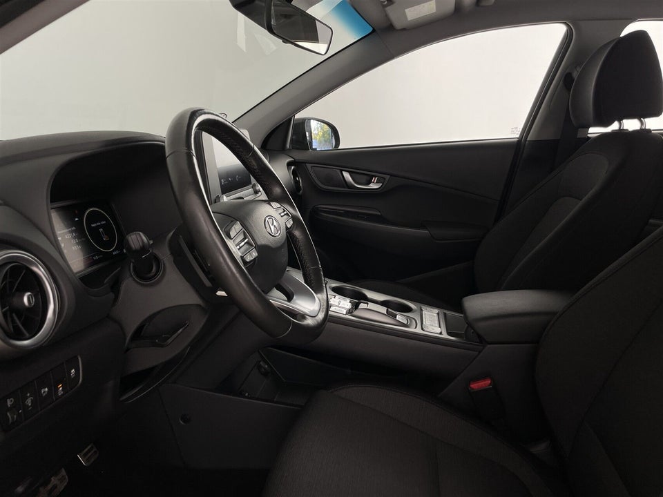 Hyundai Kona 64 EV Essential 5d