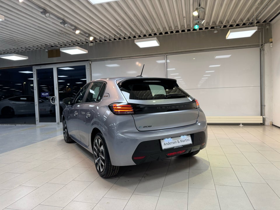 Peugeot e-208 50 Style 5d