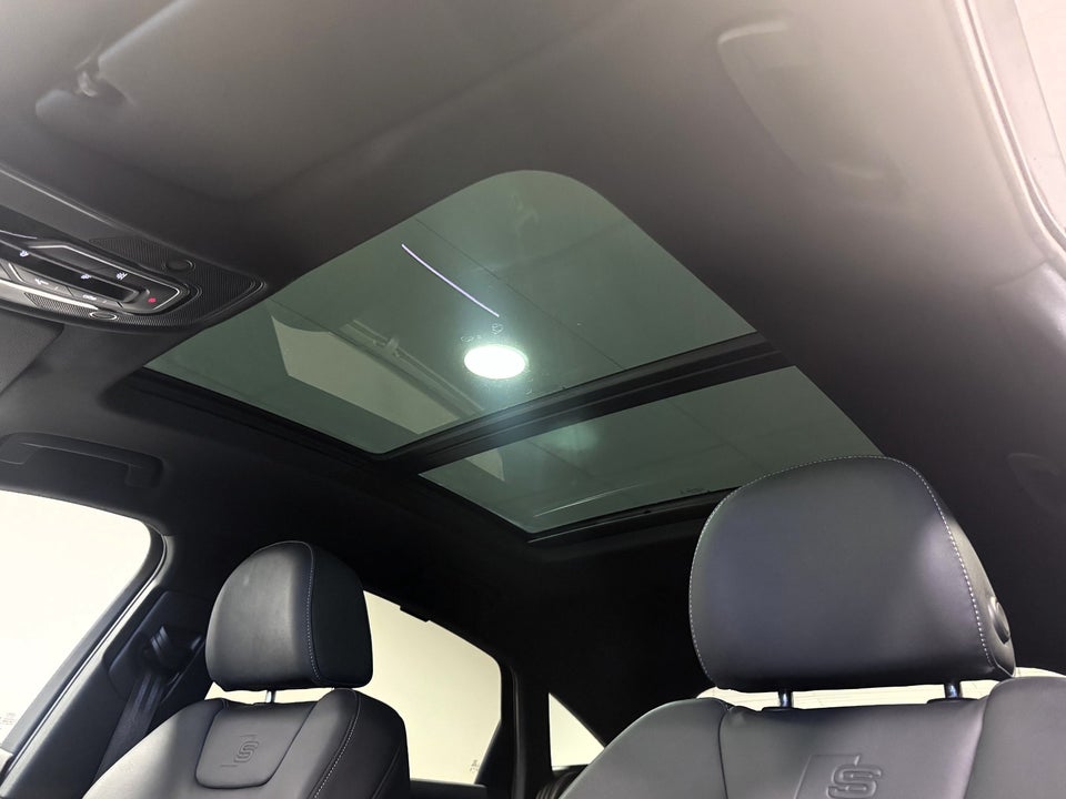 Audi e-tron 55 S-line Sportback quattro 5d