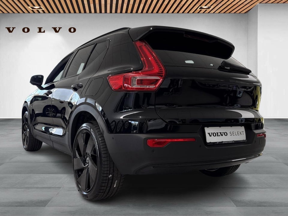 Volvo EX40 Extended Range Black Edition 5d