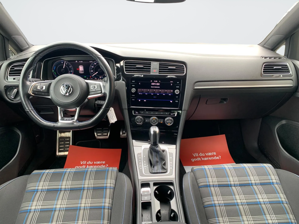 VW Golf VII 1,4 GTE DSG 5d