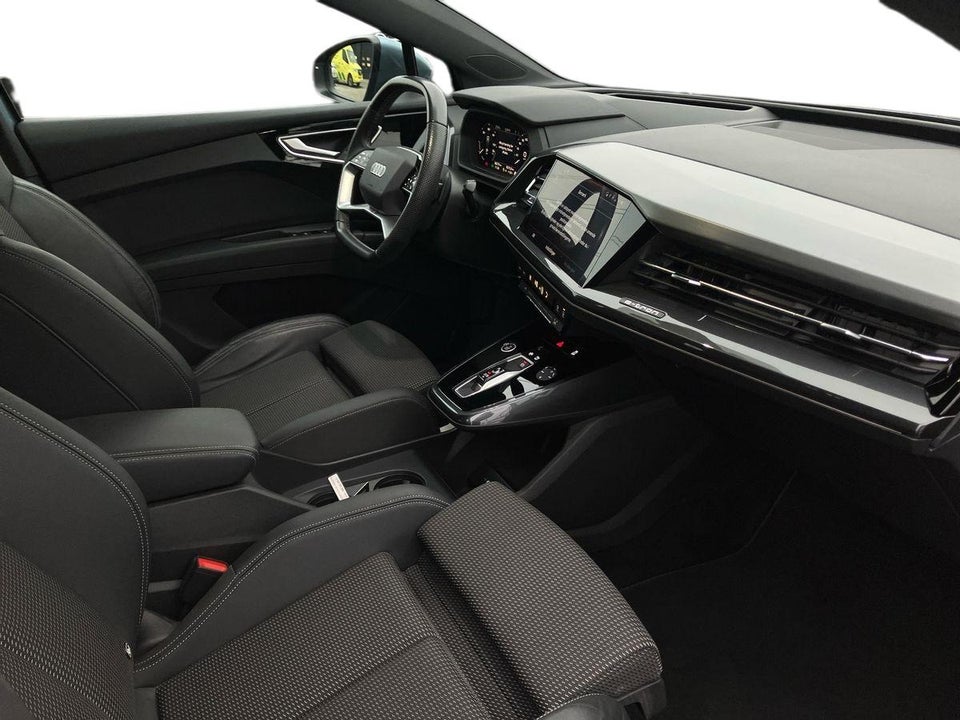 Audi Q4 e-tron 40 Attitude S-line 5d