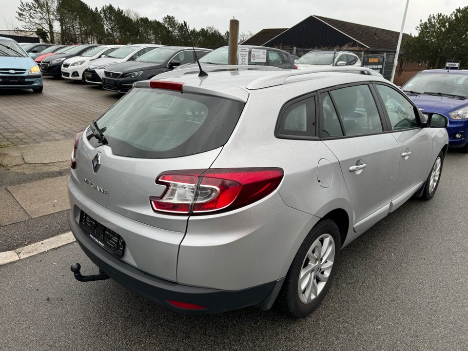 Renault Megane III 1,6 110 Authentique Sport Tourer 5d