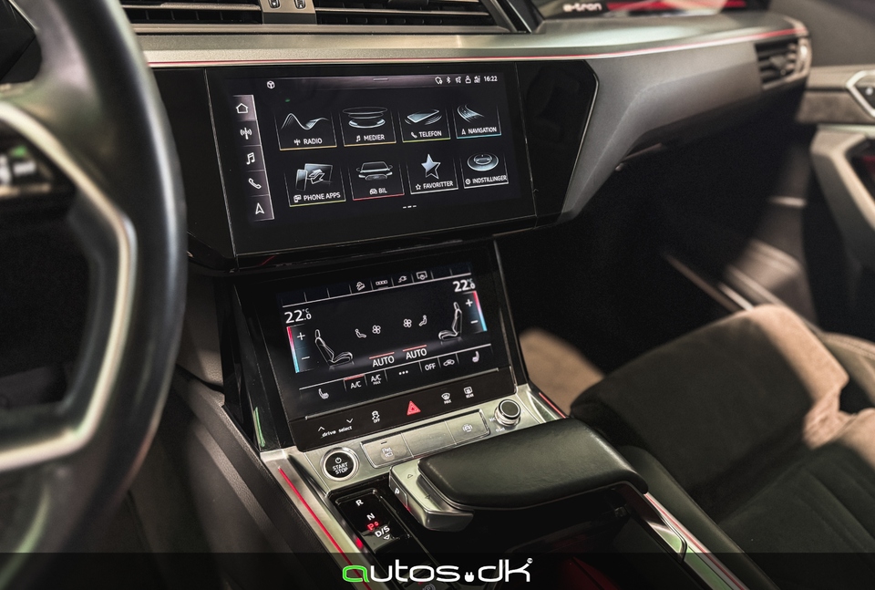 Audi e-tron 55 quattro 5d