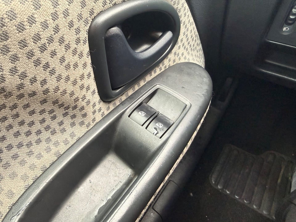 Renault Clio II 1,2 8V Basic 5d