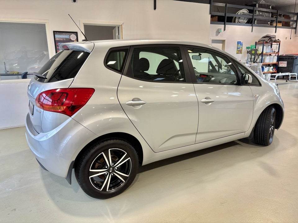 Kia Venga 1,4 CRDi 90 Spring 5d