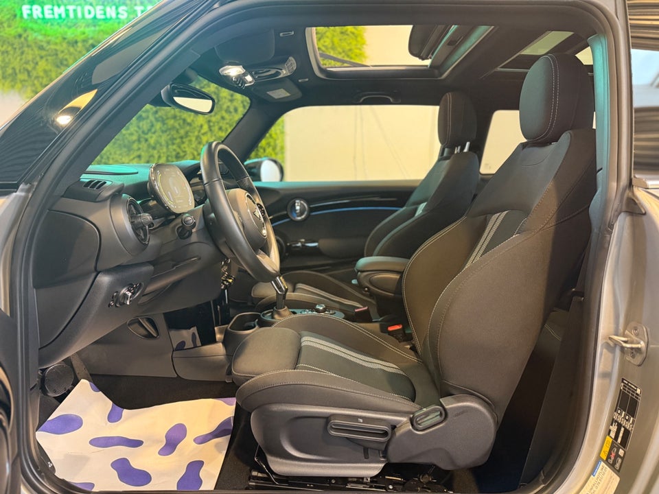 MINI Cooper SE Classic Trim 3d