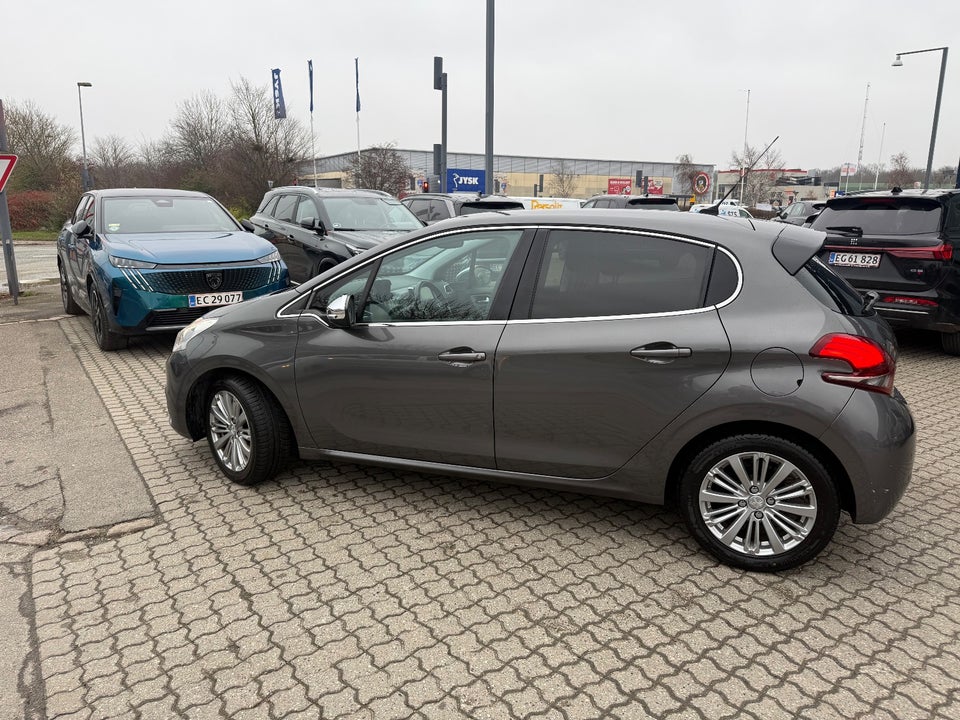 Peugeot 208 1,2 VTi 82 Allure 5d