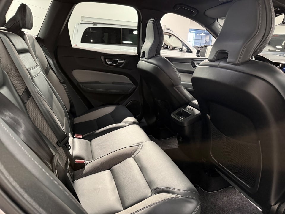 Volvo XC60 2,0 B4 197 R-Design aut. 5d