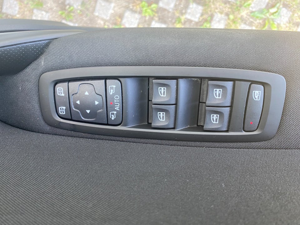 Renault Megane IV 1,3 TCe 140 Bose Edition Sport Tourer EDC 5d