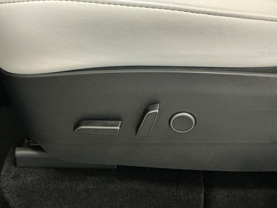 Tesla Model Y Long Range AWD 5d