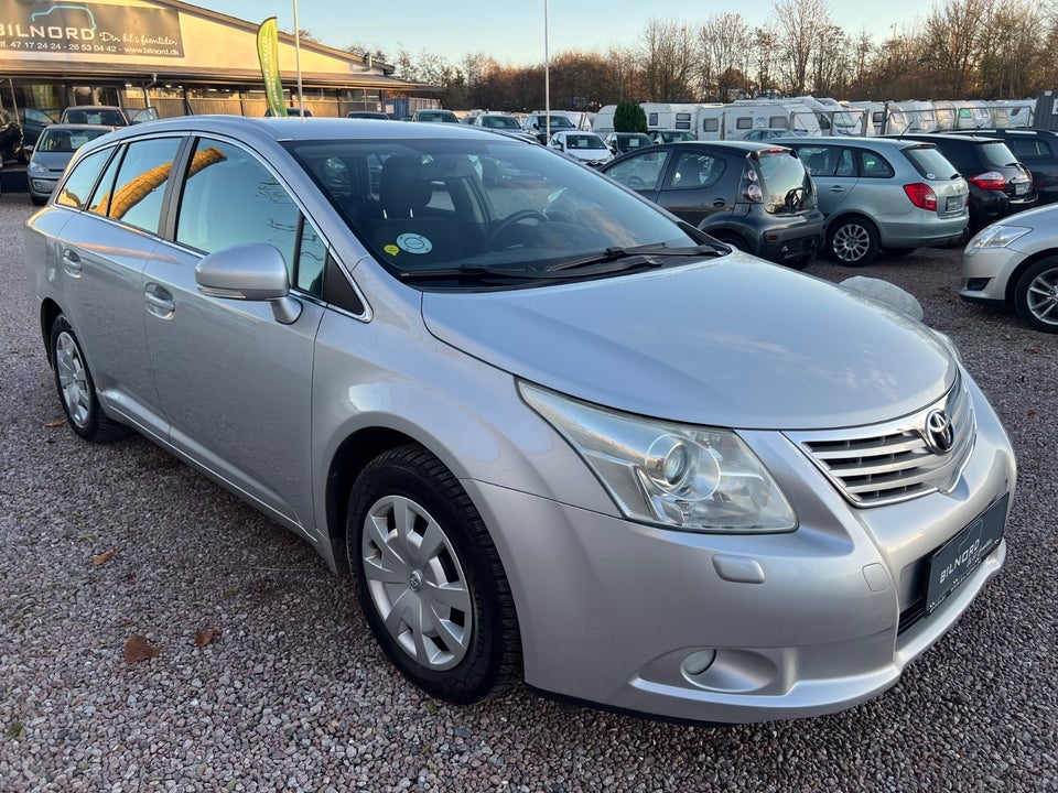 Toyota Avensis 1,6 VVT-i T1 stc. 5d