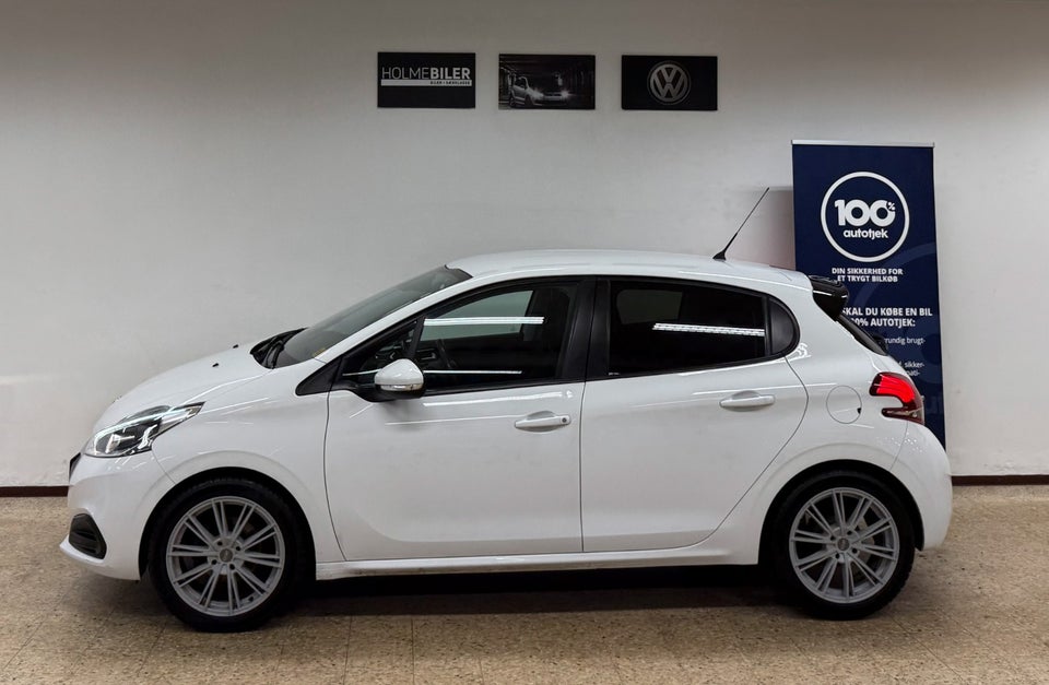 Peugeot 208 1,2 VTi 82 Chili+ 5d