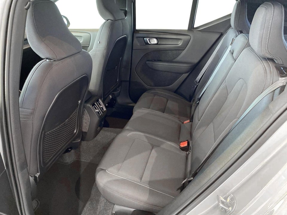 Volvo EX40 Extended Range Plus 5d