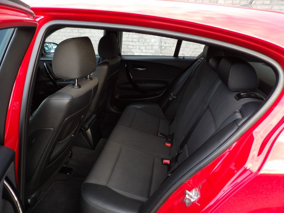 BMW 118i 2,0 Advantage 5d