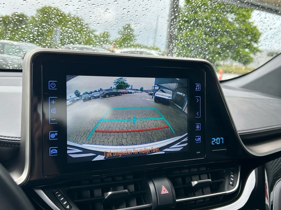 Toyota C-HR 1,8 Hybrid C-LUB Business CVT 5d