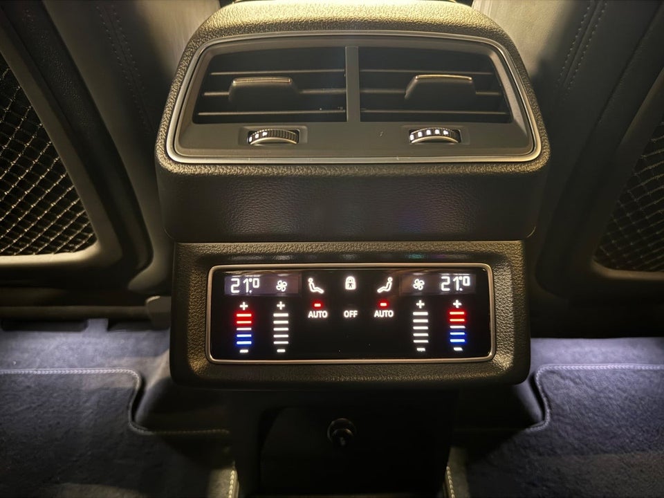 Audi e-tron 55 S-line Sportback quattro 5d