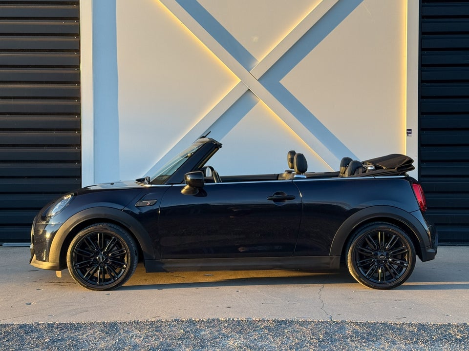 MINI Cooper S 2,0 Essential Cabriolet aut. 2d