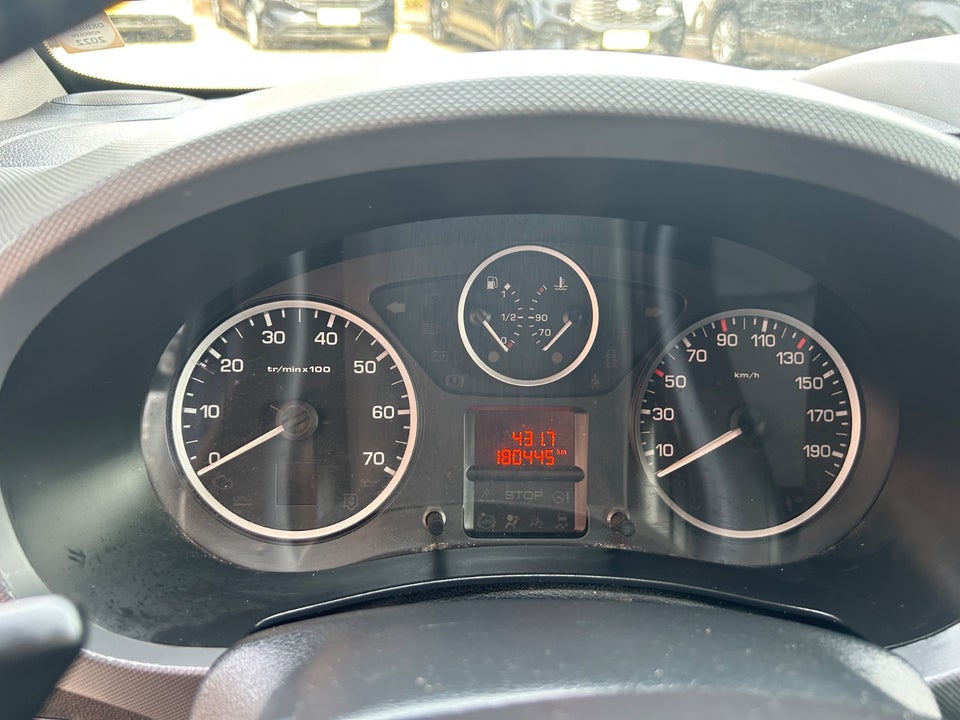 Peugeot Partner 1,6 BlueHDi 100 L1 Premium ESG Van 5d