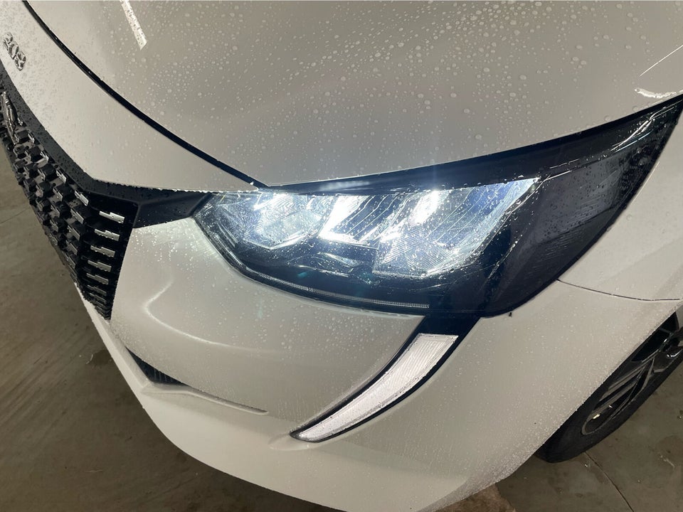 Peugeot 208 1,5 BlueHDi 100 Allure Comfort 5d