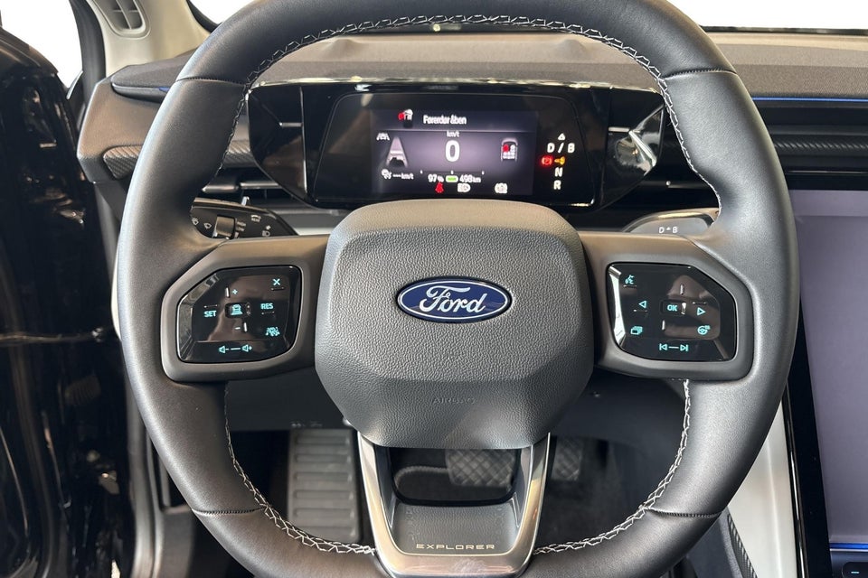 Ford Explorer 77 Premium Extended Range 5d