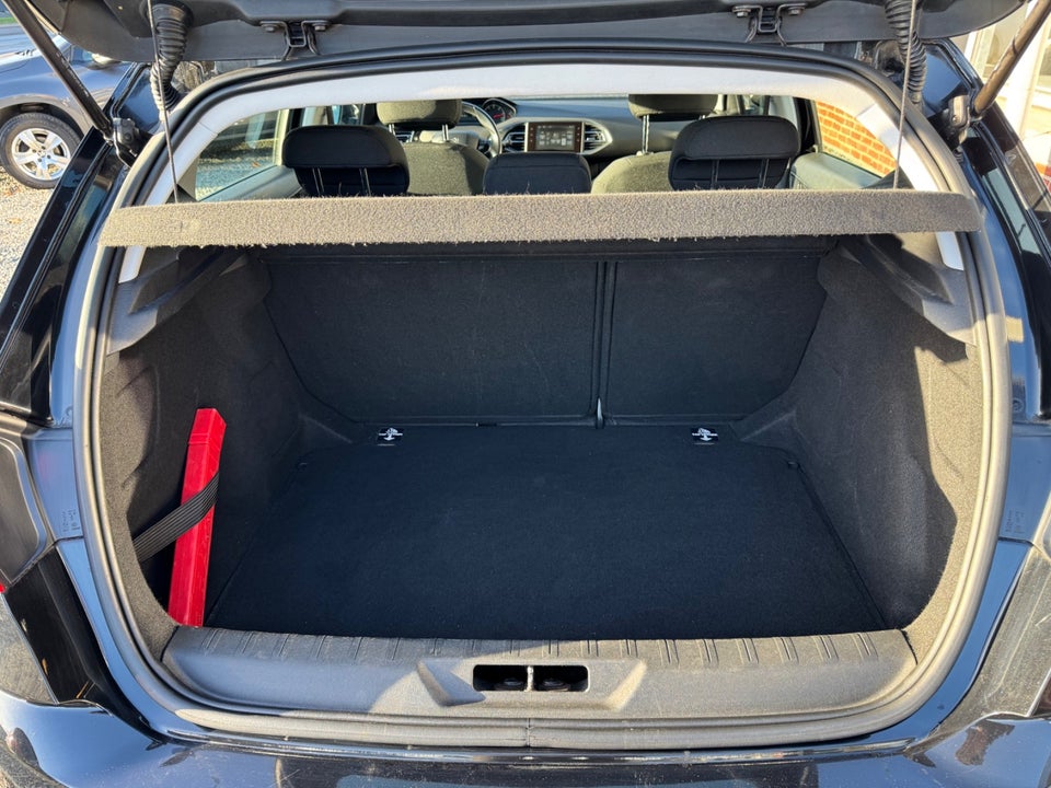 Peugeot 308 1,6 BlueHDi 120 Active 5d