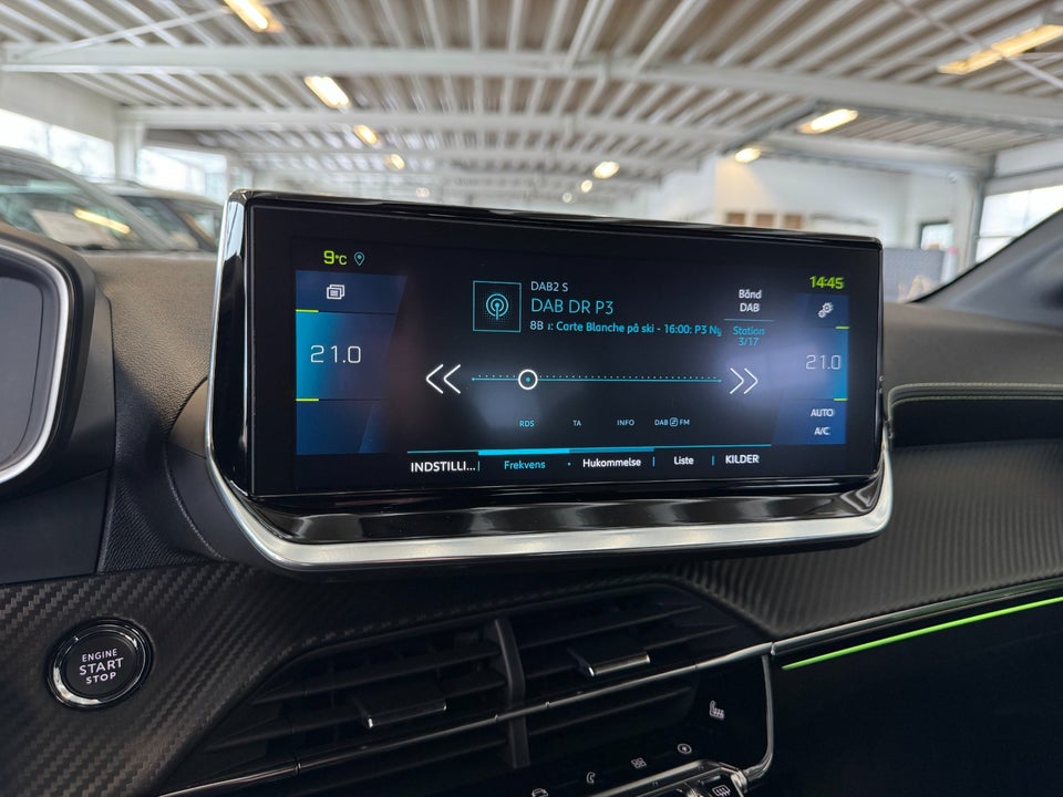 Peugeot e-208 50 GT 5d