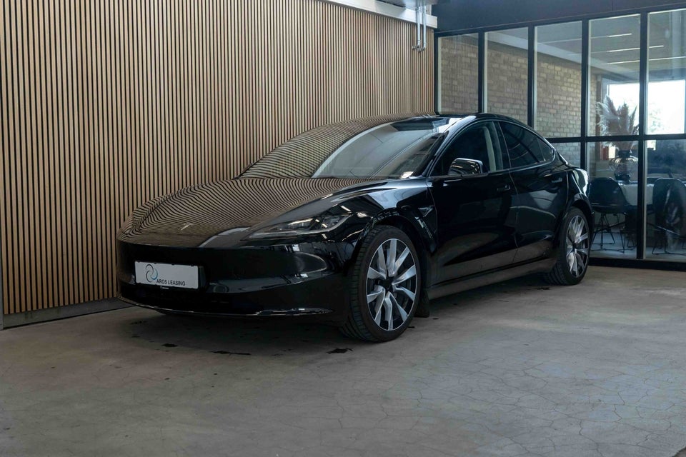 Tesla Model 3 Long Range AWD 4d