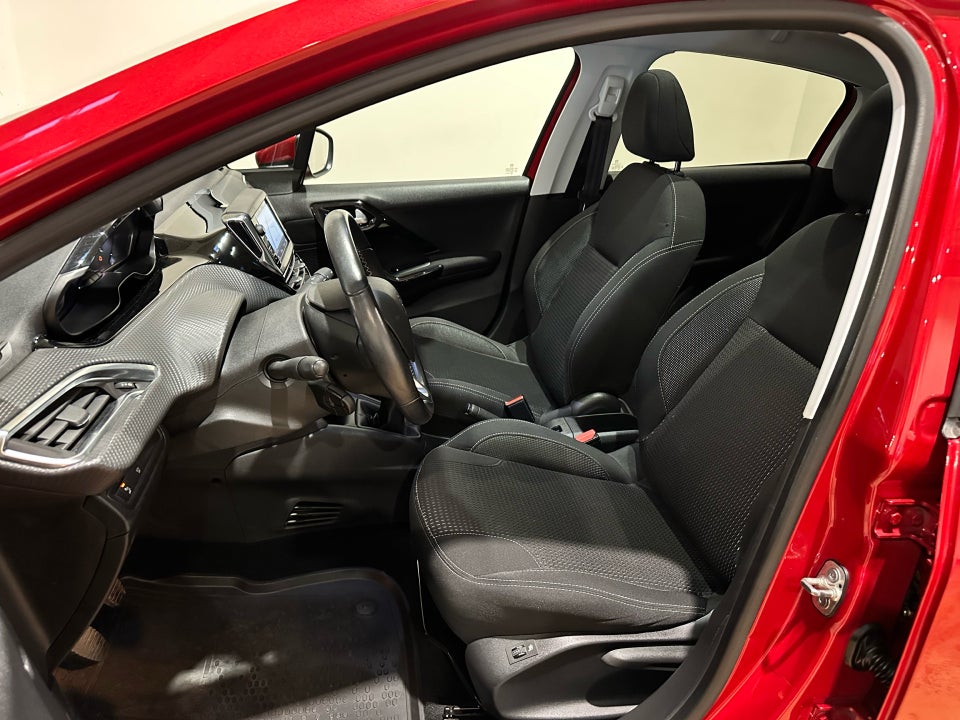 Peugeot 208 1,5 BlueHDi 100 Infinity Sky 5d