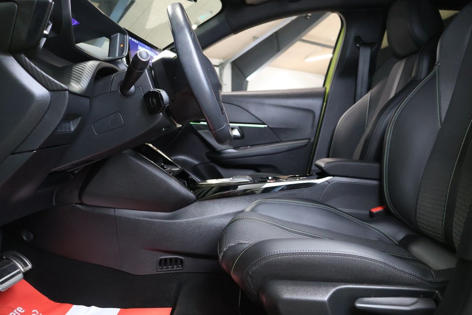 Peugeot e-208 54 GT 5d