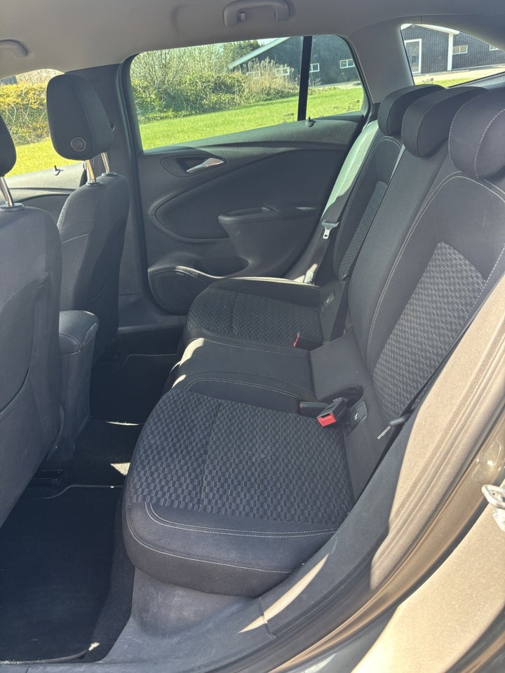 Opel Astra 1,0 T 105 Enjoy Sports Tourer 5d