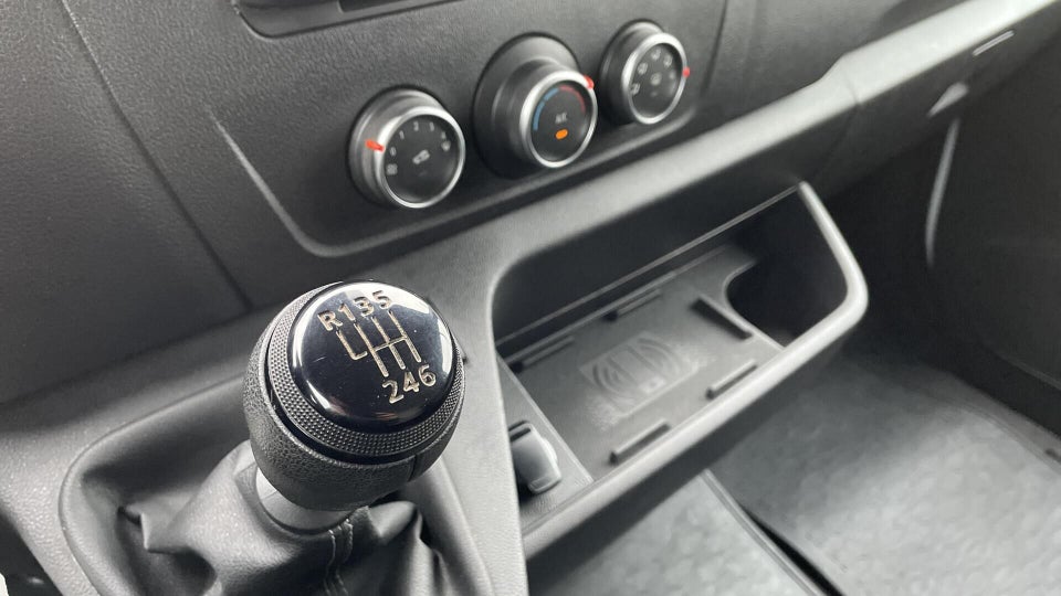 Renault Master IV T33 2,3 dCi 150 L2H2 Kassevogn Tekno