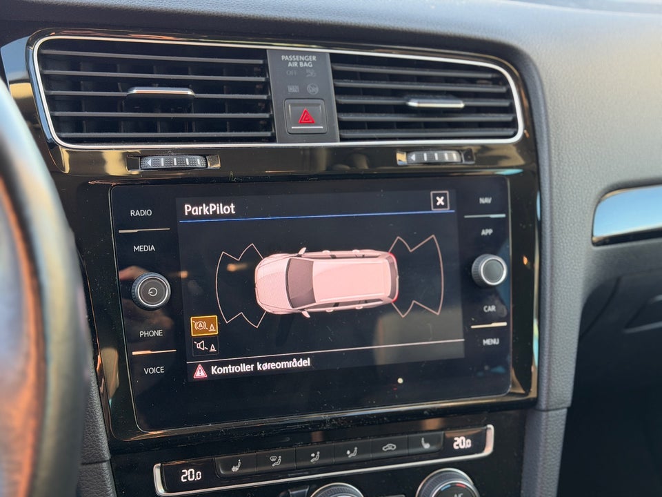 VW Golf VII 1,5 TSi 130 Highline Variant 5d