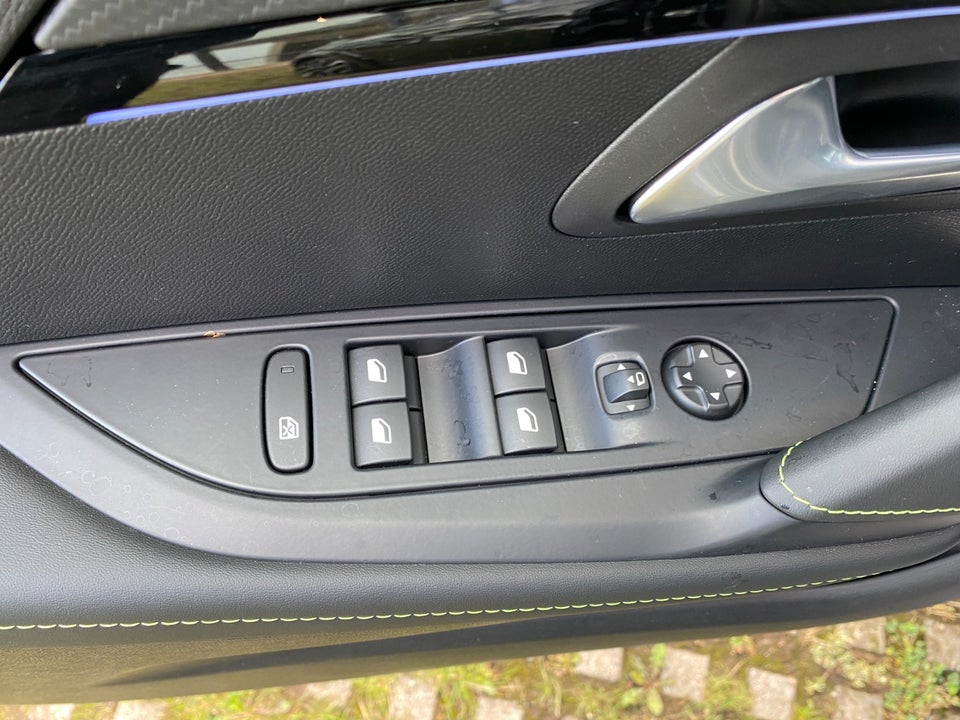 Peugeot e-208 54 GT Pack 5d