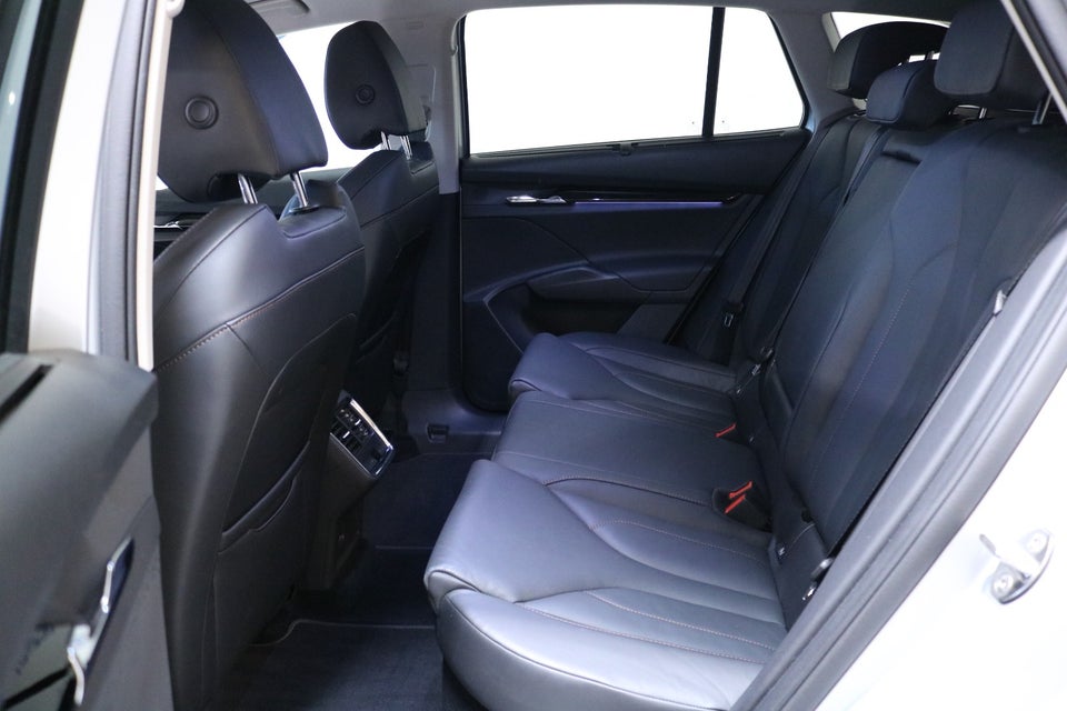 Skoda Enyaq 80 iV Plus Suite 5d