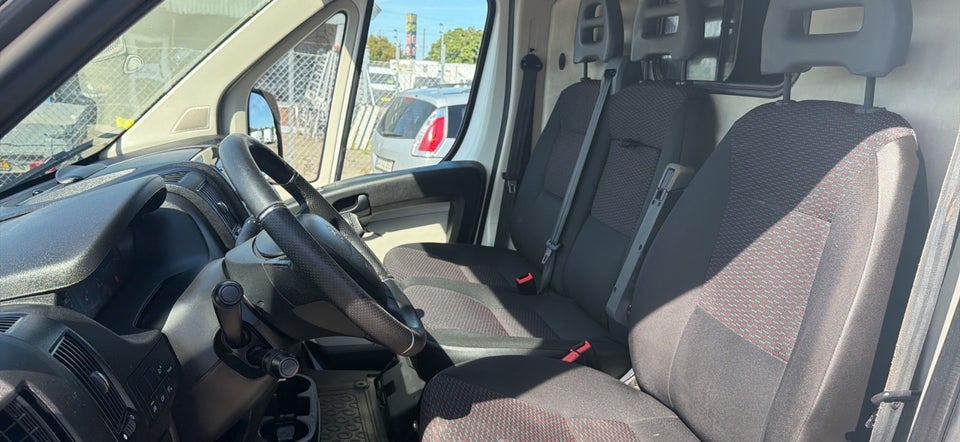 Peugeot Boxer 333 2,0 BlueHDi 130 L2H2